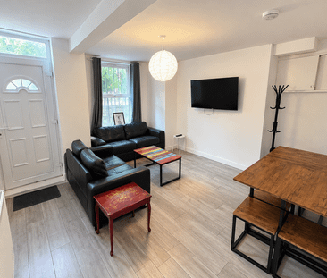 6 bedroom terraced house to rent - Photo 2
