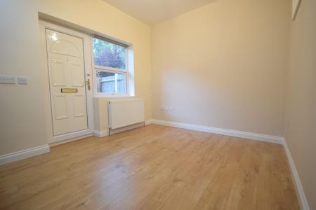 House share to rent - Photo 2