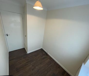 3 Bed End Terrace, Goodwin Close, CR4 - Photo 4