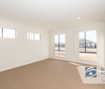 SPACIOUS FAMILY HOME - Photo 6