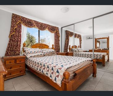 17 Trout Place, St Clair, NSW 2759 - Photo 3