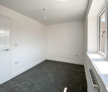 2 bedroom semi-detached house to rent - Photo 2