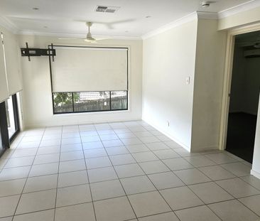 Perfect Family Home! - Photo 1