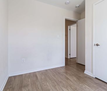 For Lease - 142 Landsbridge Street, Caledon, Ontario - Photo 6