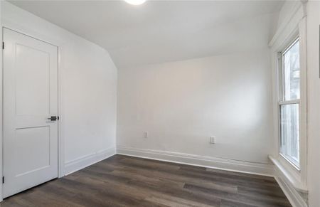 For Lease - 198 Sherman Avenue Unit# 2, Hamilton, Ontario - Photo 4