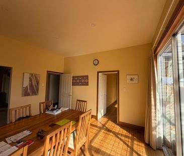 Enjoy the experience, Living Here - Photo 2