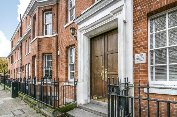 East Arbour Street, Stepney Green - Photo 1