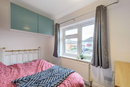 4 bedroom detached house to rent - Photo 2