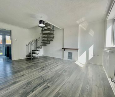2 bedroom end of terrace house to rent - Photo 1