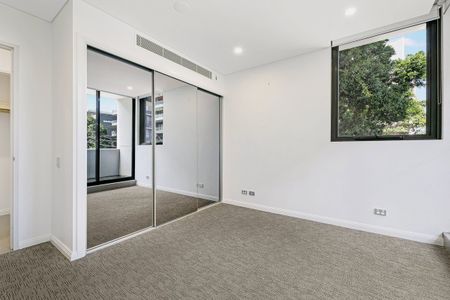 Premium Three-Bedroom Apartment I Spacious Layout & Luxe Interiors - Photo 3