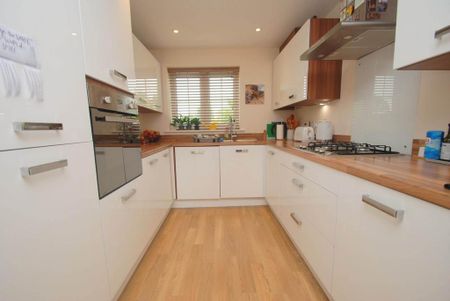 3 bedroom terraced house to rent - Photo 5