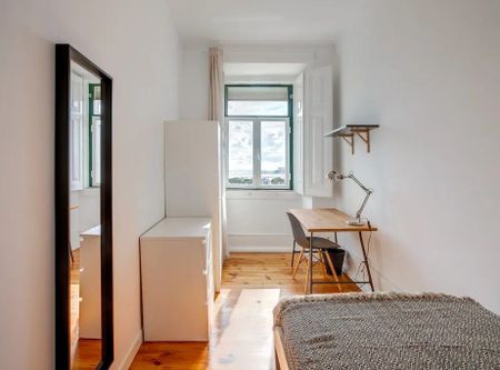 Calçada do Marquês de Abrantes, Lisbon, Lisbon 1200-163 - Photo 3