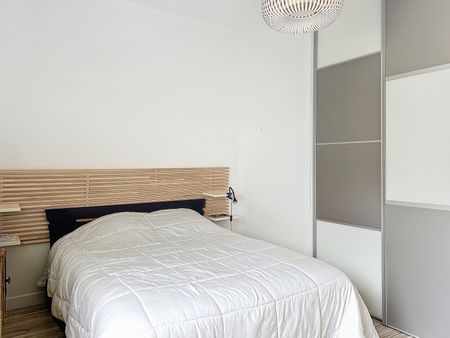 Location Appartement 4 pièces 92m² NICE 06100 - Photo 3