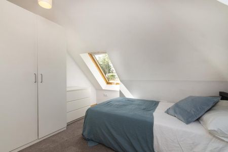 6 bedroom detached house to rent - Photo 4