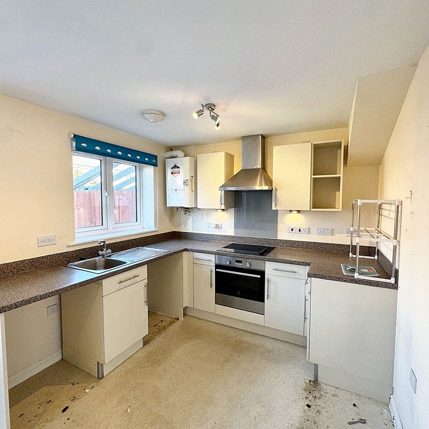 3 bed semi-detached house to rent in Hardys Close, Bathpool, TA2 - Photo 1