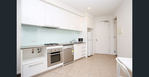 Partially furnished apartment in heart of Travancore - Photo 1