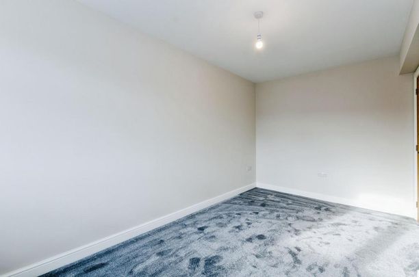 4 bedroom semi-detached house to rent - Photo 1
