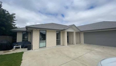 4 Bedroom Family Home - Photo 5