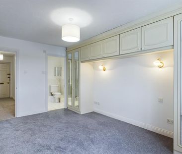2 bedroom Flat To Let - Photo 6