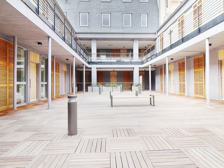 NANCY CENTRE STUDIO RENOVE LOI MALRAUX DE 30,32 M2 AVEC CAVE - Photo 5