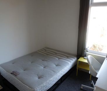 3 bedroom House To Let - Photo 3