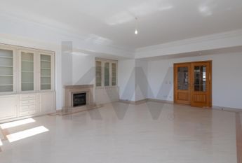 Apartamento T4 em Lisboa