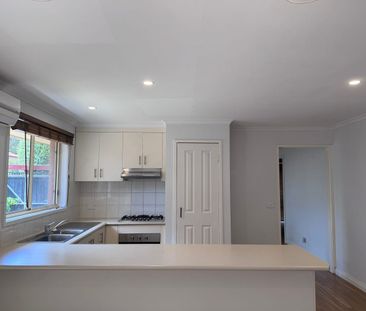 Relaxed Coastal Living in the Heart of Mount Martha - Photo 4