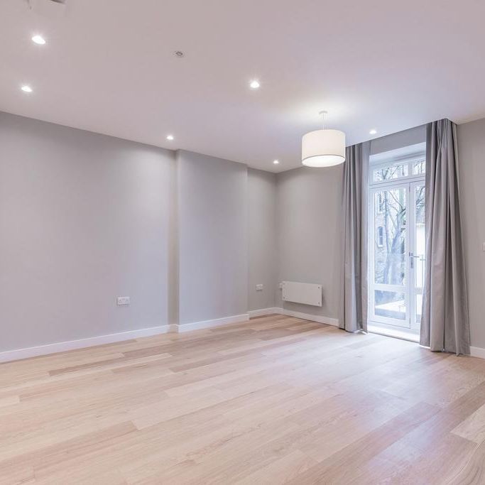 2 bedroom ground floor flat to rent - Photo 1