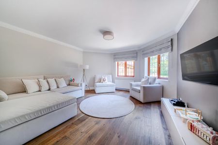 5 bedroom detached house to rent - Photo 2