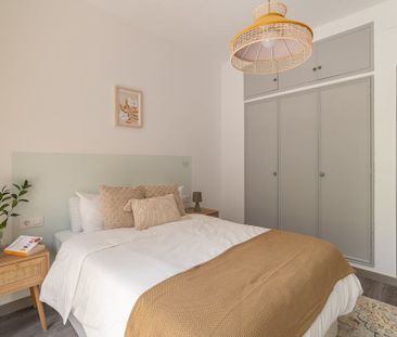 Avinguda de Mistral, Barcelona, Catalonia 08015 - Photo 5