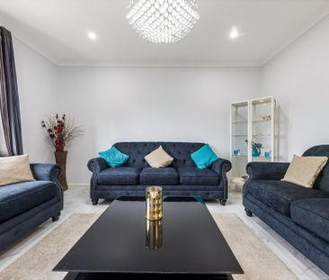 East-Facing Residence Combining Modern Comfort, Seamless Convenienc... - Photo 2