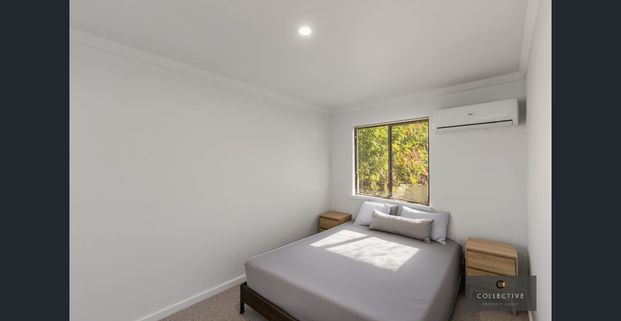 Furnished Renovated Townhouse - Photo 1