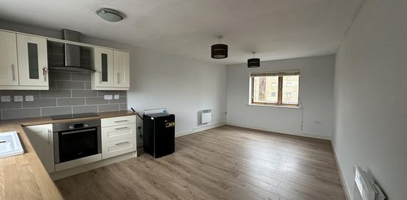 2 bedroom flat to rent - Photo 2