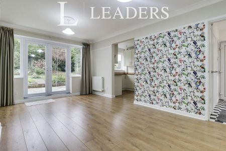 3 bedroom detached house to rent - Photo 2