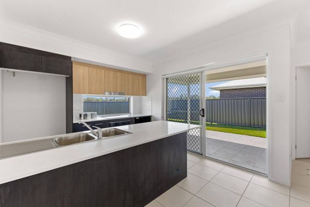 Brand New 3-Bedroom Duplex - Modern Living Minutes from Woodgate Beach - Photo 1