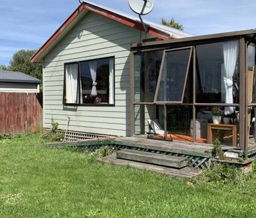 Spacious studio private unit with a garage. - Photo 5