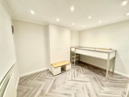 2 bedroom maisonette to rent - Photo 3