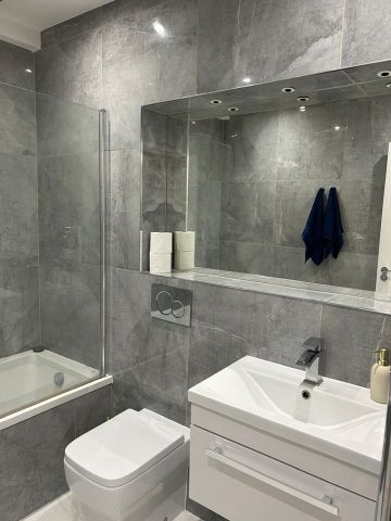1 Bed Flat, High St, E15 - Photo 3