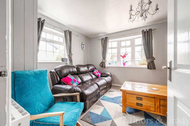 3 bedroom detached bungalow to rent - Photo 1