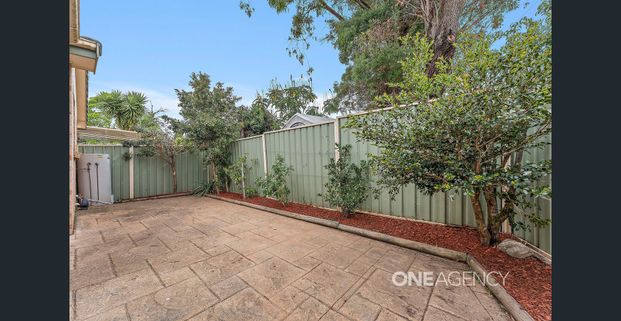 CHARMING TWO-BEDROOM VILLA IN A QUIET ALBION PARK LOCATION - Photo 1