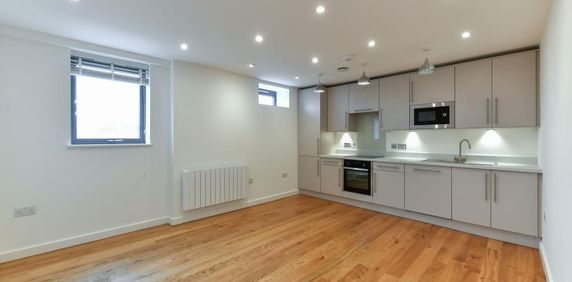 Broadway, Woking - 1 bedroomProperty for lettings - Seymours - Photo 2