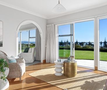 Stunning three bedroom home - Photo 1