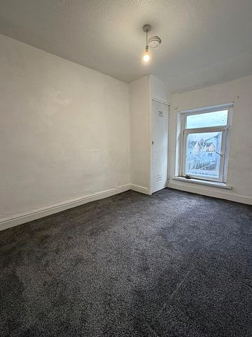 £850 PCM, Three Bedroom House with Enclosed Garden in Birchwood Avenue, Treforest, Pontypridd, CF37 1TZ - Photo 3