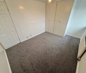 Mollington Crescent, Solihull, Shirley - Photo 4