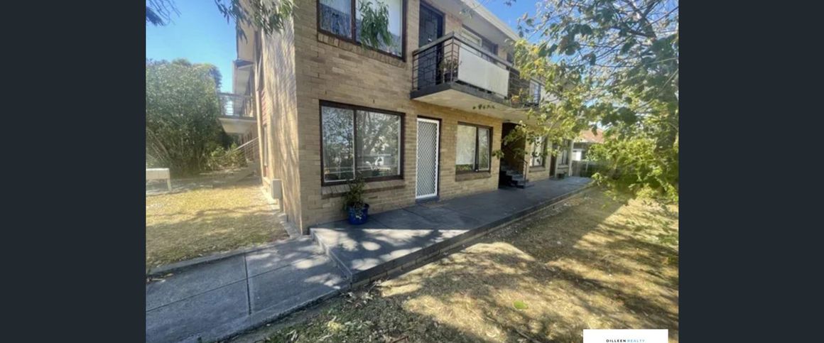 Prime Location! - Photo 1