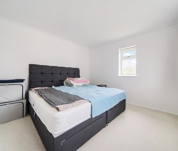 4 bedroom detached house to rent - Photo 3