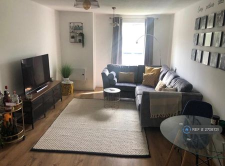 2 bedroom flat to rent - Photo 5