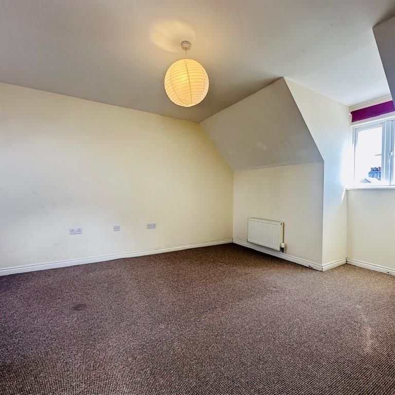 3 bedroom end of terrace house to rent - Photo 1