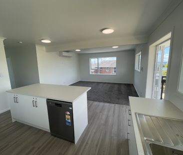 Female Boarding House - Room & Shared Spaces - Springfield - Photo 4
