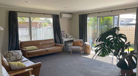 Townhouse in Papamoa - Photo 2